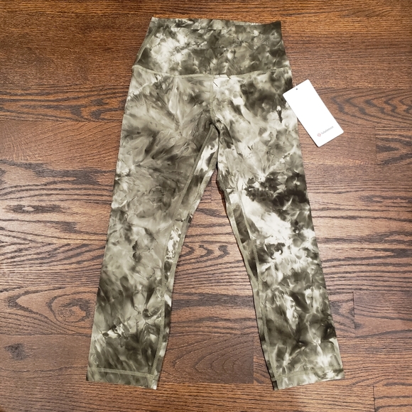 Lululemon Align High-Rise Crop 21" size 6 - Picture 5 of 8